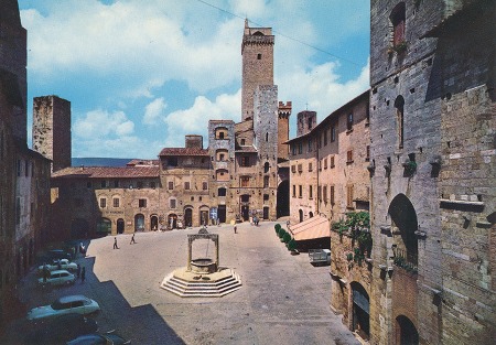 Piazza della Cisterna