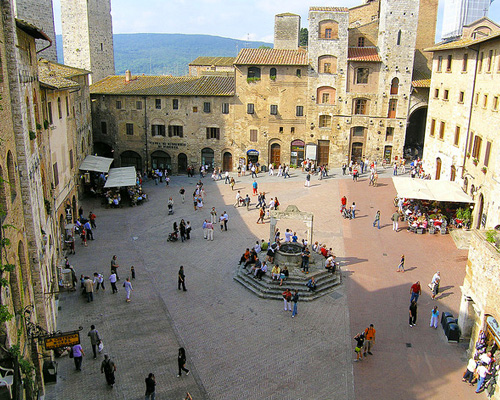 Piazza della Cisterna