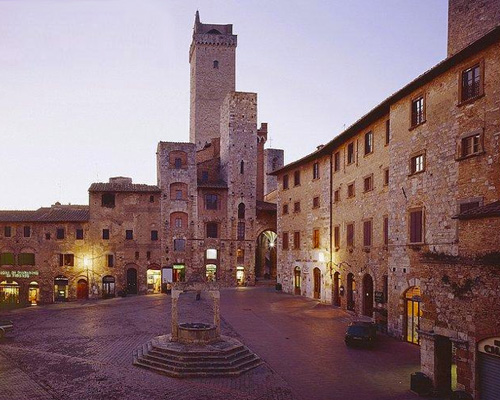 Piazza della Cisterna